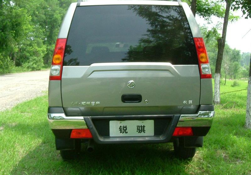 郑州日产 锐骐多功能车 2010款 2.4L汽油两驱标准型ZG24