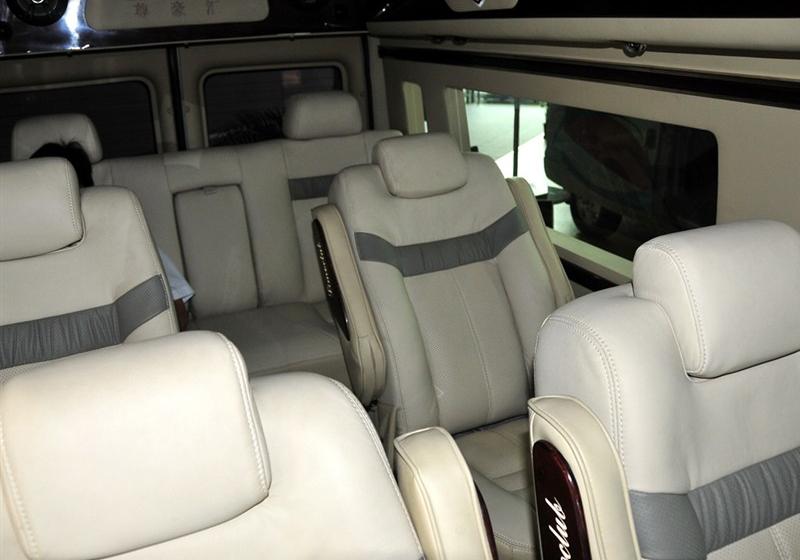 江铃汽车 新世代全顺 2009款 2.4L柴油豪华型短轴中顶Duratorq