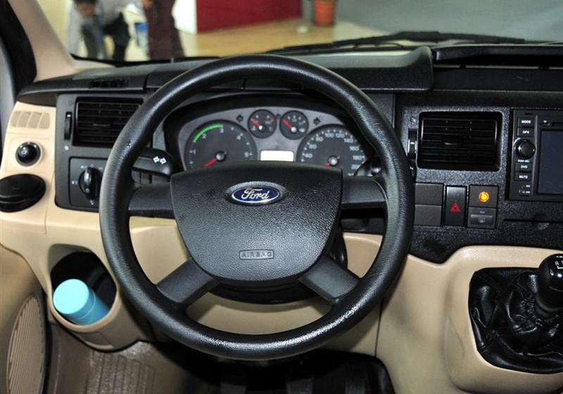 江铃汽车 新世代全顺 2009款 2.4L柴油豪华型短轴中顶Duratorq