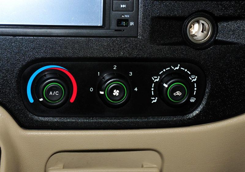 江铃汽车 新世代全顺 2009款 2.4L柴油豪华型短轴中顶Duratorq