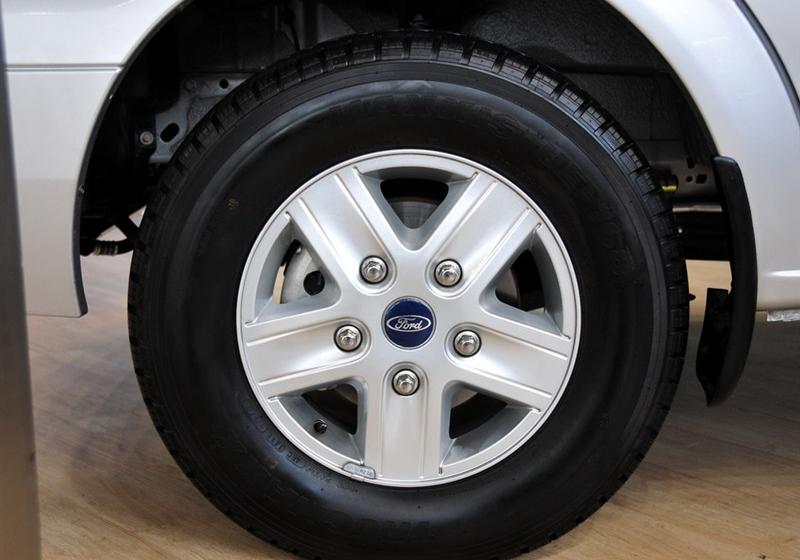 江铃汽车 新世代全顺 2009款 2.4L柴油豪华型短轴中顶Duratorq