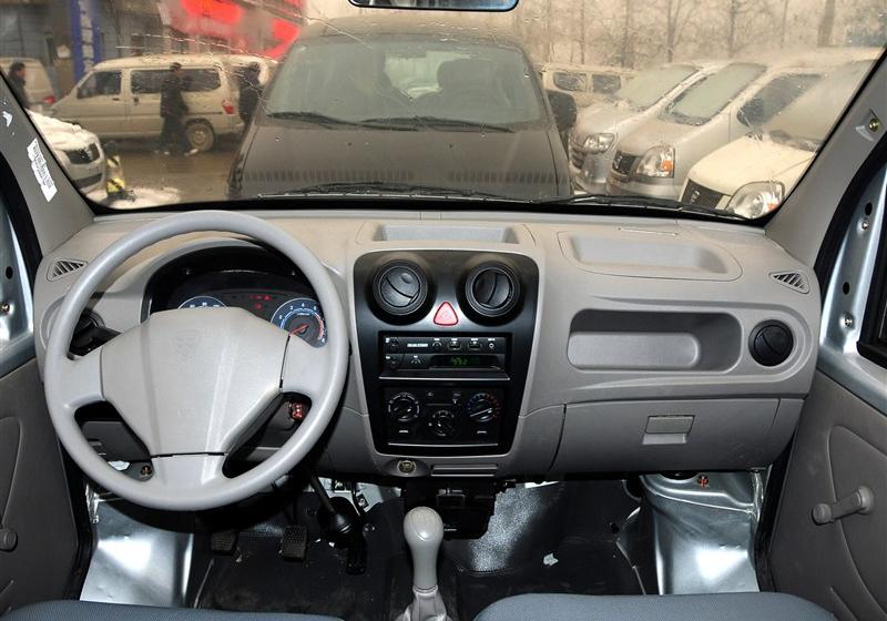 哈飞汽车 路尊小霸王 2010款 1.0L经济型D10
