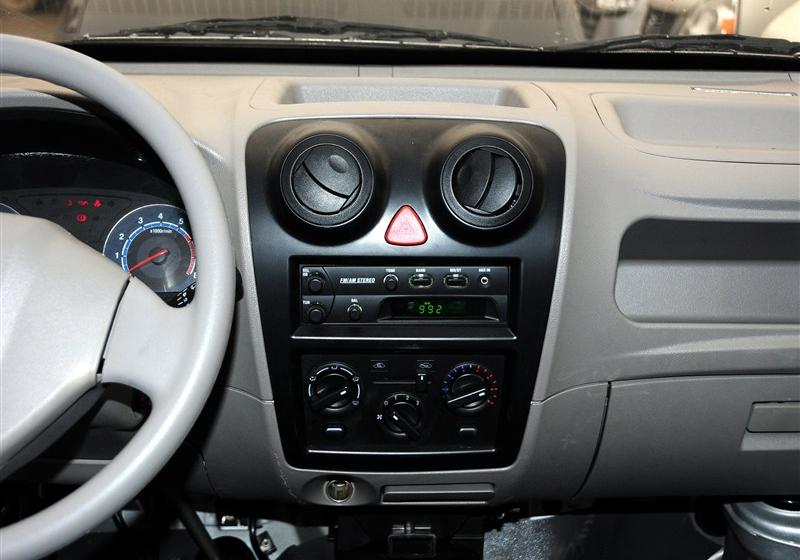 哈飞汽车 路尊小霸王 2010款 1.0L经济型D10