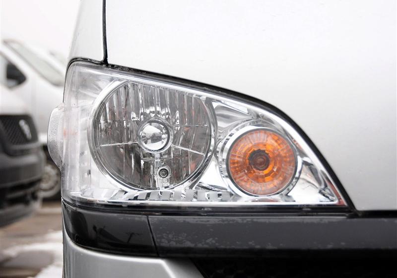 哈飞汽车 路尊小霸王 2010款 1.0L经济型D10