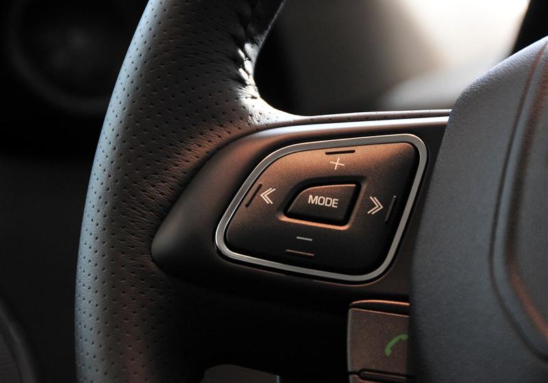 路虎 极光 2012款 2.0T 5门耀动版