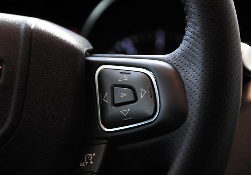 路虎 极光 2012款 2.0T 5门耀动版