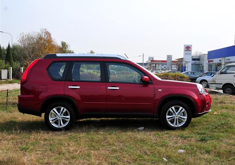东风日产 奇骏 2012款 2.5L XV 至尊版 CVT 4WD