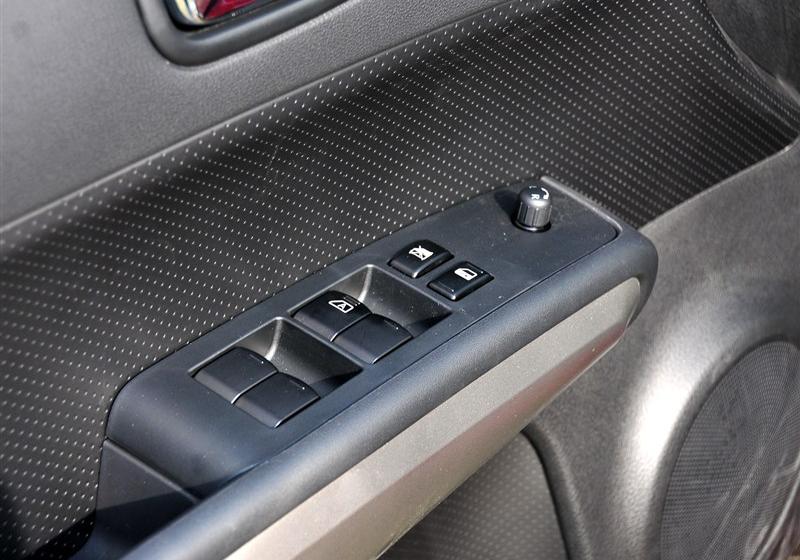 东风日产 奇骏 2012款 2.5L XV 至尊版 CVT 4WD