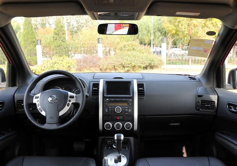 东风日产 奇骏 2012款 2.5L XV 至尊版 CVT 4WD