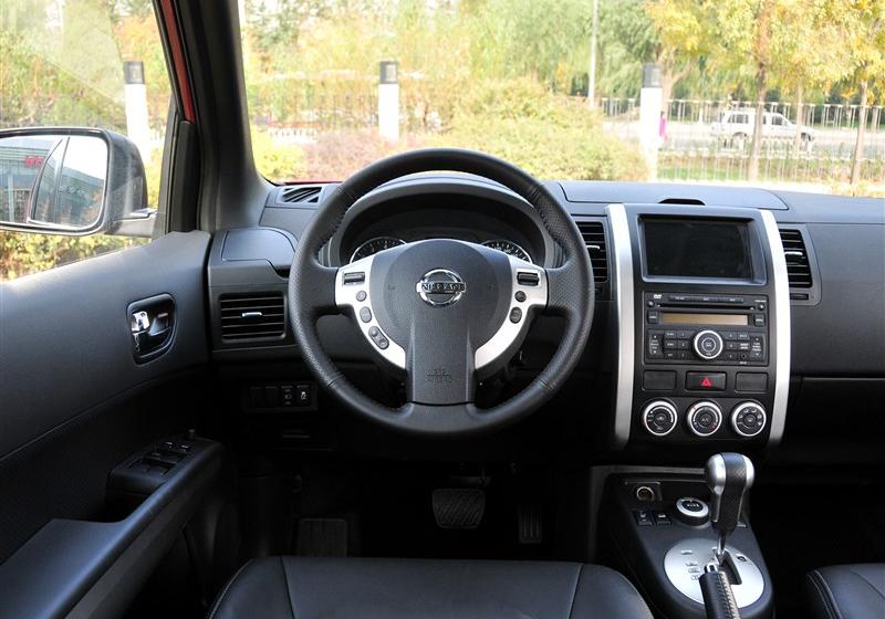 东风日产 奇骏 2012款 2.5L XV 至尊版 CVT 4WD