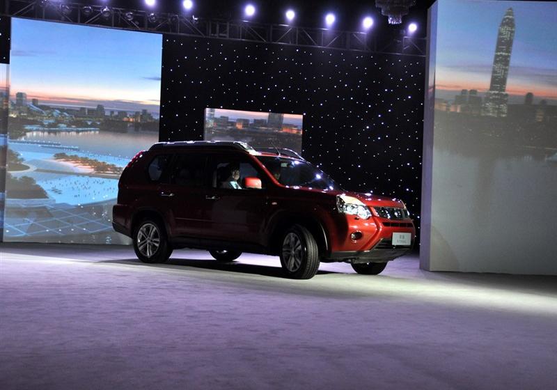 东风日产 奇骏 2012款 2.5L XV 至尊版 CVT 4WD
