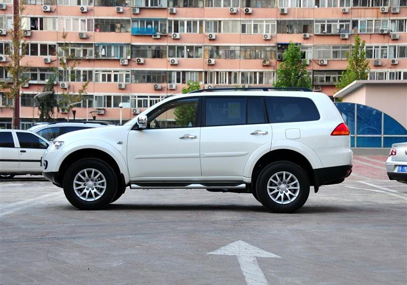 三菱(进口) 帕杰罗·劲畅 2011款 3.0L 豪华运动版