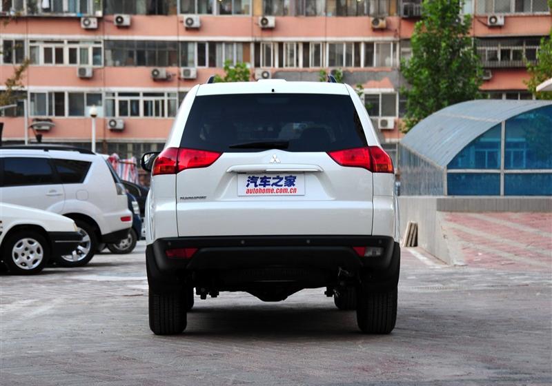 三菱(进口) 帕杰罗·劲畅 2011款 3.0L 豪华运动版