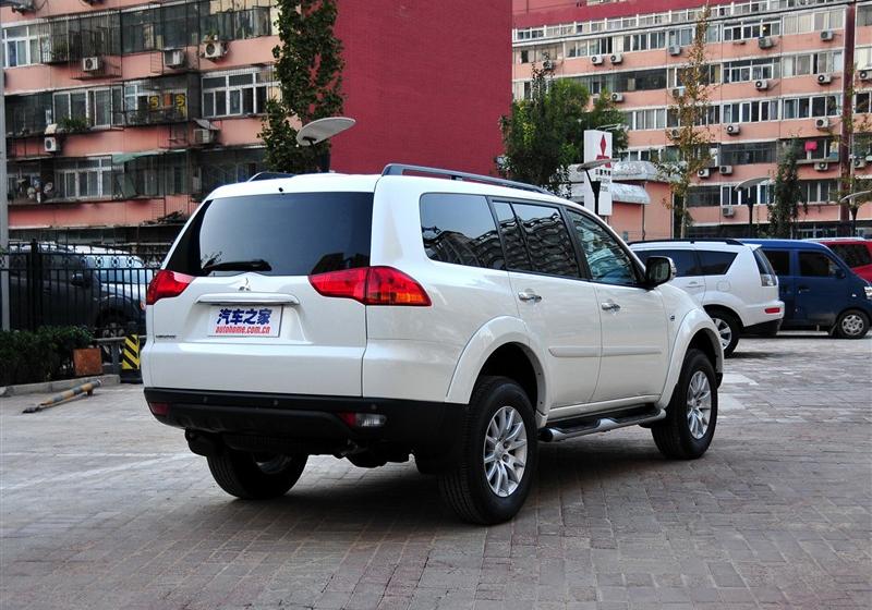 三菱(进口) 帕杰罗·劲畅 2011款 3.0L 豪华运动版
