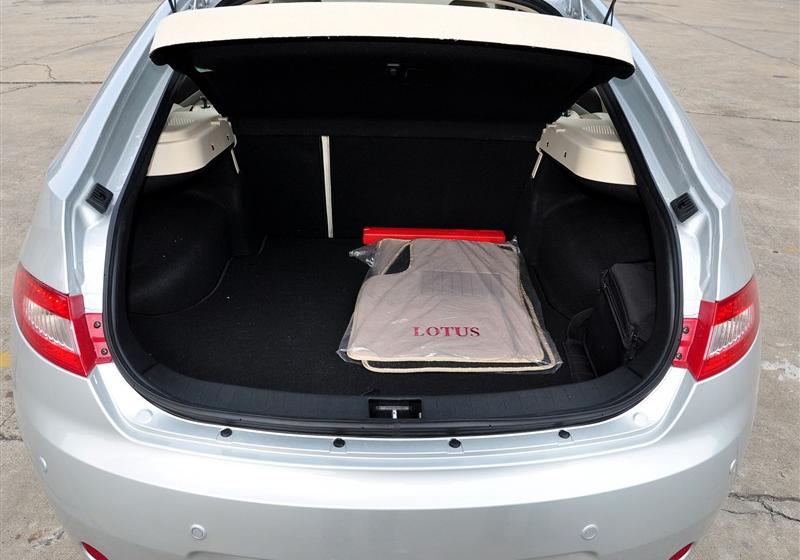 莲花L5  2011款 Sportback 1.6AT 风尚版