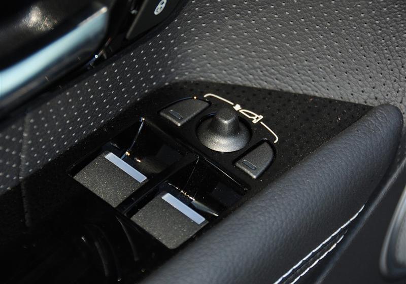 极光  2012款 2.0T 3门耀动版