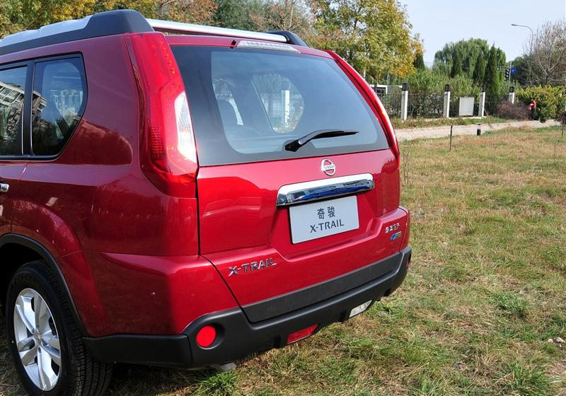 奇骏  2012款 2.5L XV 至尊版 CVT 4WD