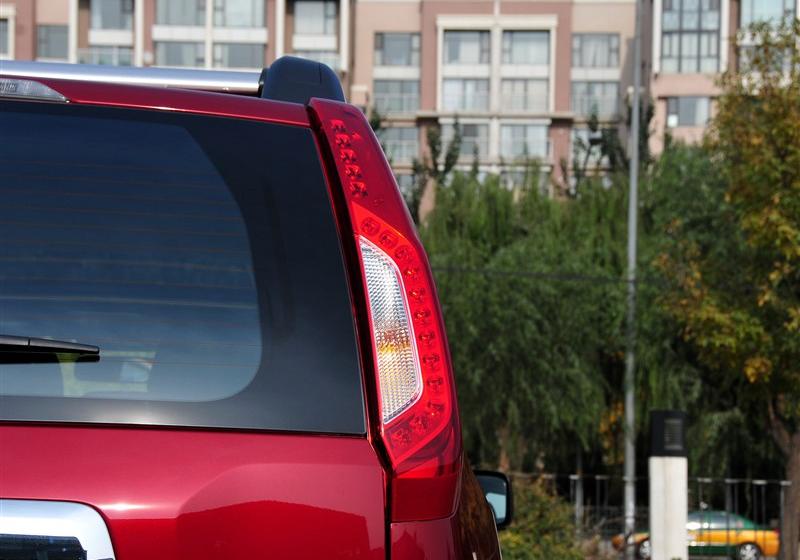 奇骏  2012款 2.5L XV 至尊版 CVT 4WD