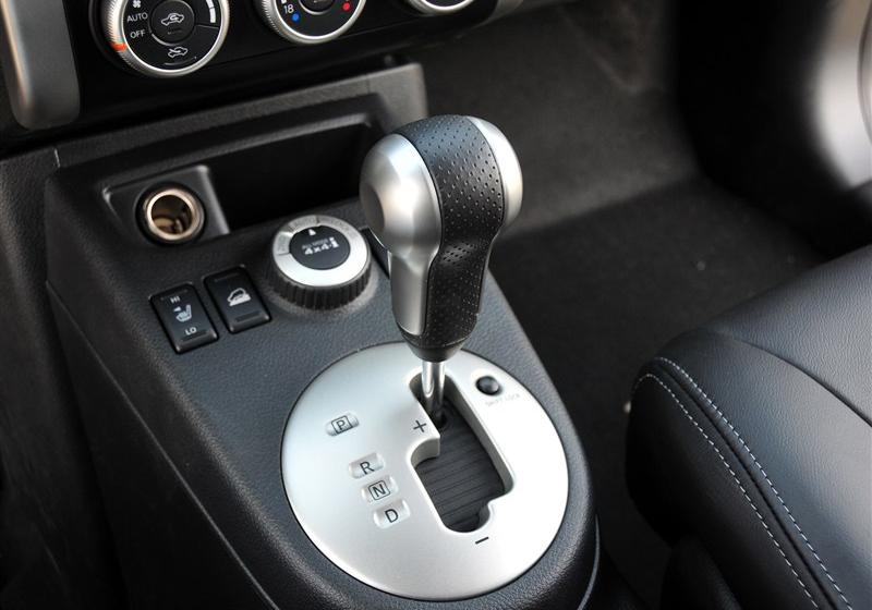 奇骏  2012款 2.5L XV 至尊版 CVT 4WD