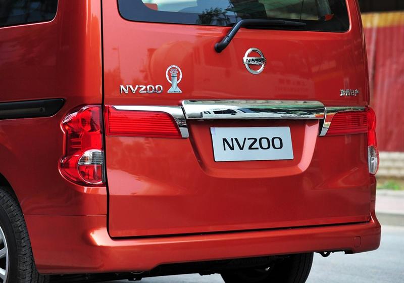 日产NV200  2010款 1.6 尊贵型 232座