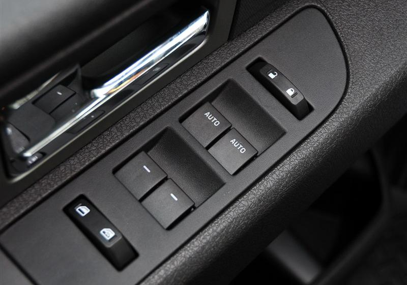 福特(进口) 福特F-150 2011款 6.2L SVT Raptor SuperCrew