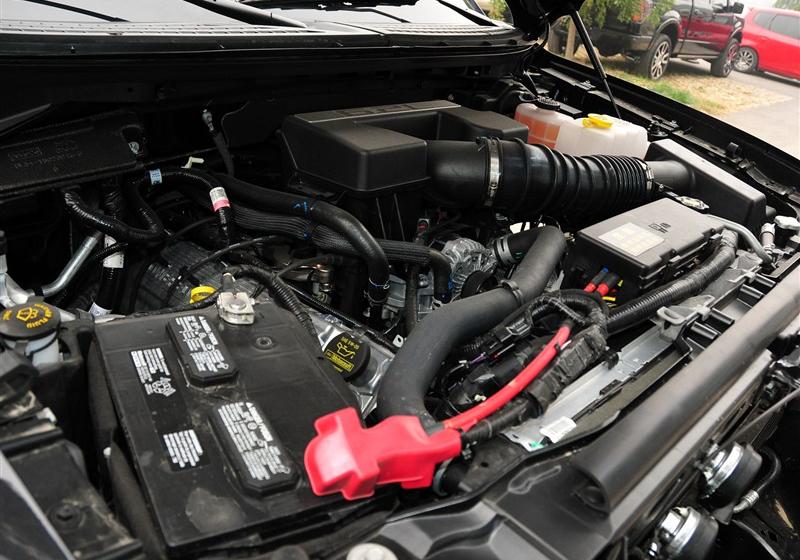 福特(进口) 福特F-150 2011款 6.2L SVT Raptor SuperCrew