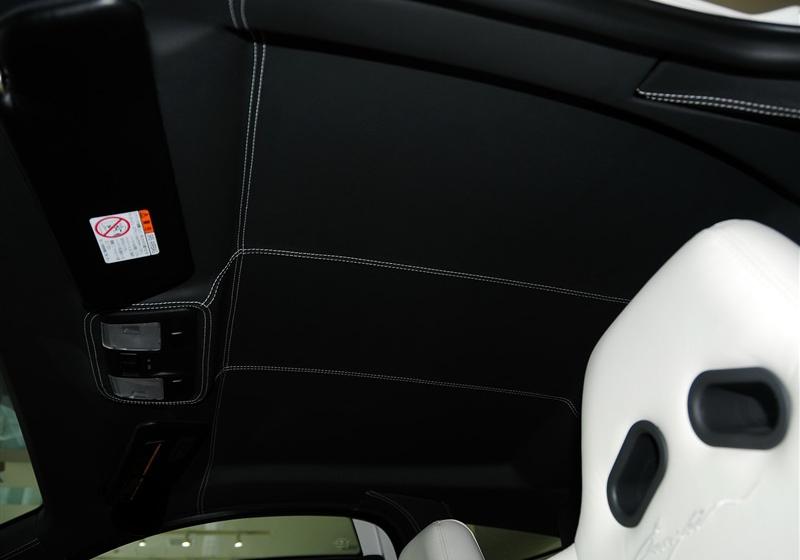 光冈自动车 大蛇 2010款 3.3 AT基本型