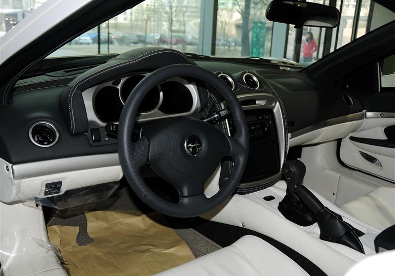 光冈自动车 大蛇 2010款 3.3 AT基本型