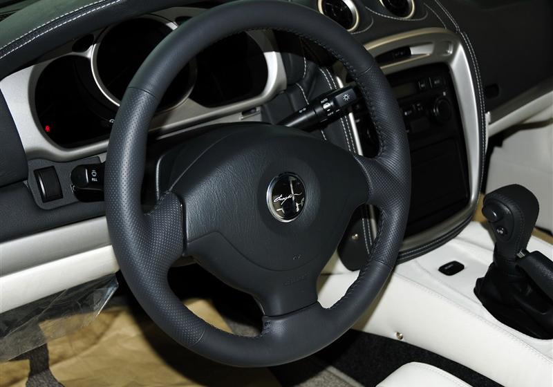 光冈自动车 大蛇 2010款 3.3 AT基本型