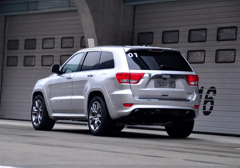 Jeep吉普 大切诺基(进口) 2012款 6.4 SRT8