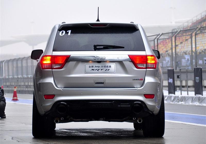 Jeep吉普 大切诺基(进口) 2012款 6.4 SRT8
