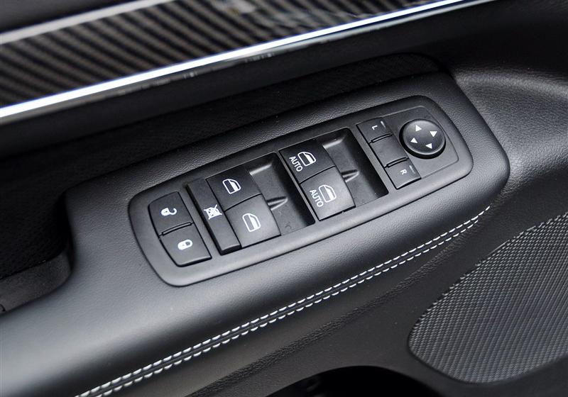 Jeep吉普 大切诺基(进口) 2012款 6.4 SRT8