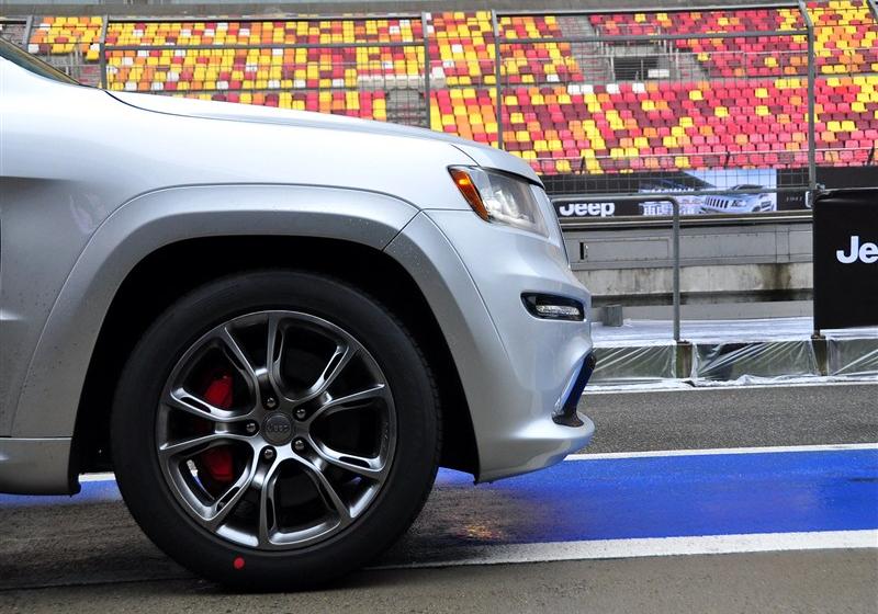 Jeep吉普 大切诺基(进口) 2012款 6.4 SRT8