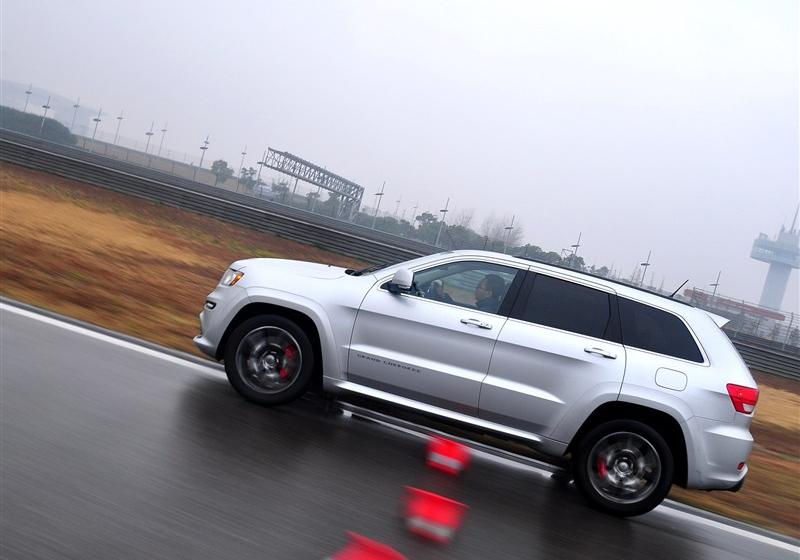 Jeep吉普 大切诺基(进口) 2012款 6.4 SRT8