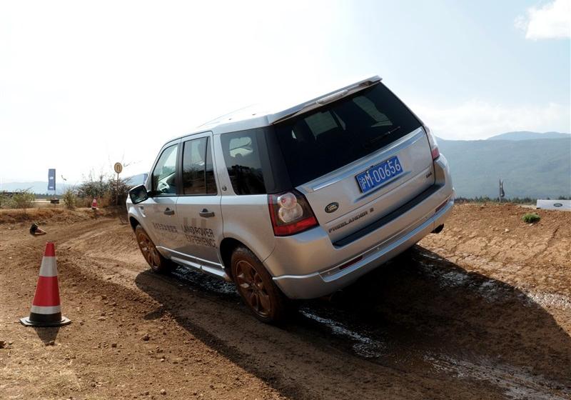 路虎 神行者2 2012款 2.0T Si4 HSE汽油款