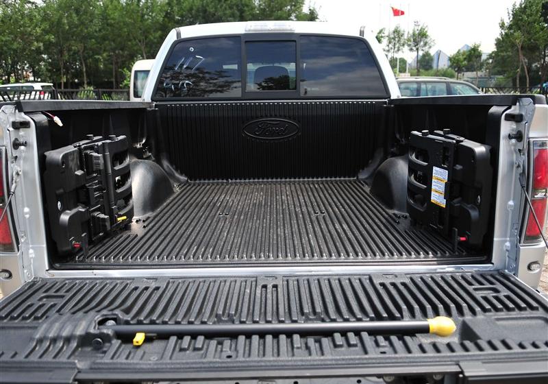 福特F-150  2011款 6.2L SVT Raptor SuperCrew