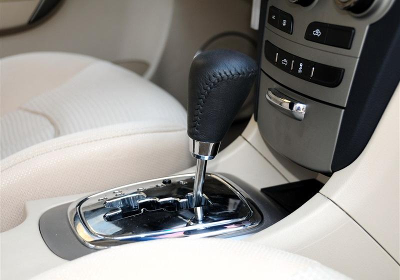 奇瑞A3  2012款 三厢 1.6CVT 进取型