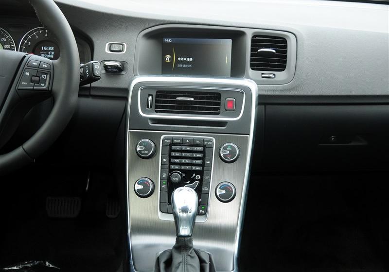 沃尔沃V60  2013款 2.0T T5 舒适版