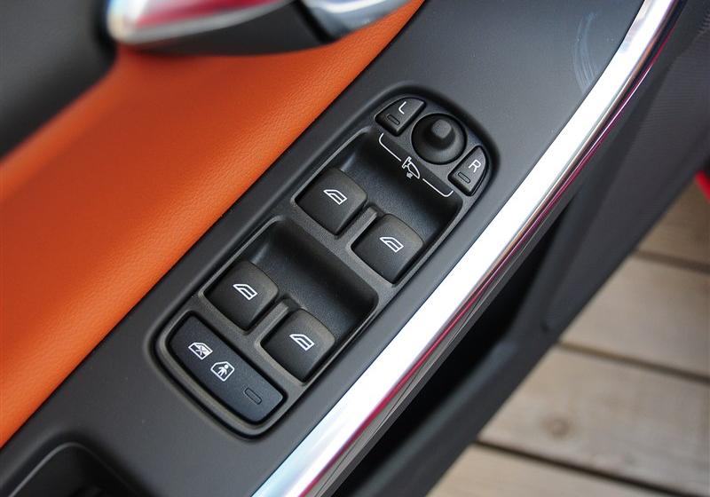 沃尔沃V60  2013款 2.0T T5 智尊版