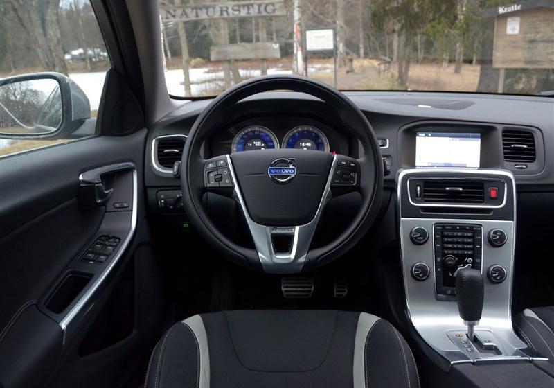 沃尔沃V60  2012款 3.0 T6 AWD 运动版
