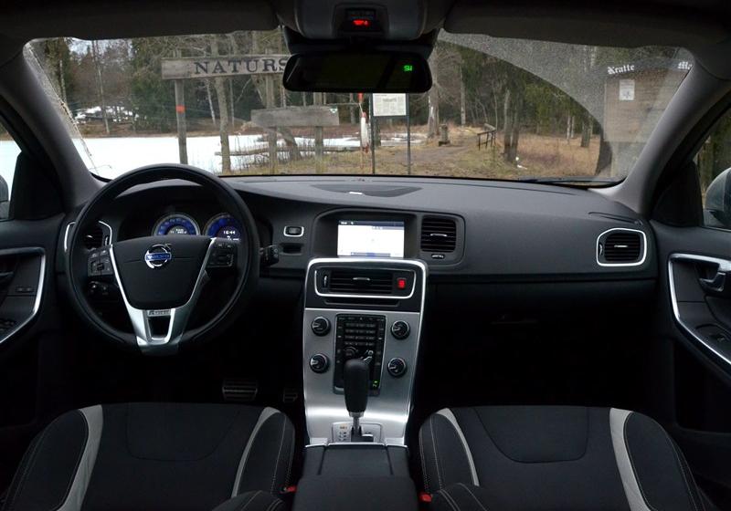沃尔沃V60  2012款 3.0 T6 AWD 运动版