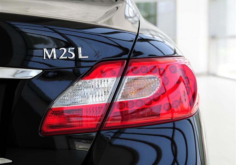 英菲尼迪M系  2012款 M25L 雅致版