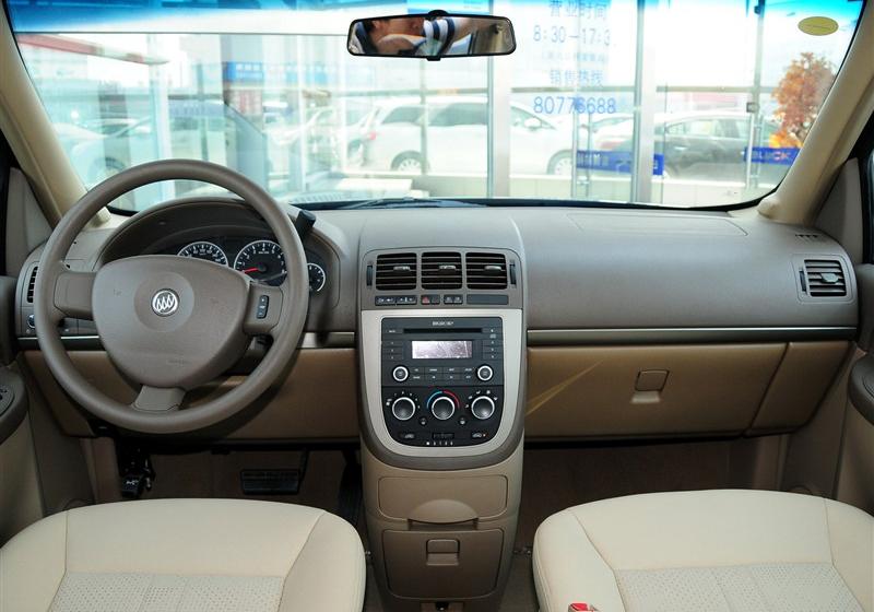 别克GL8  2012款 2.4L BASE舒适版