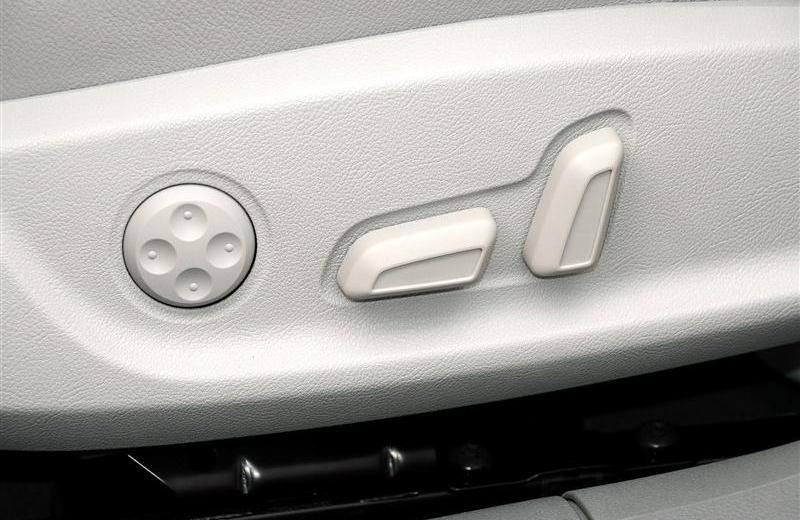 2012款 30 FSI 舒适型