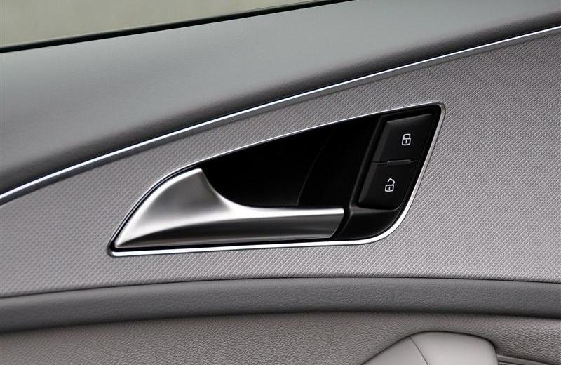 2012款 30 FSI 舒适型