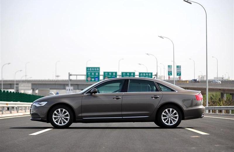 2012款 30 FSI 豪华型
