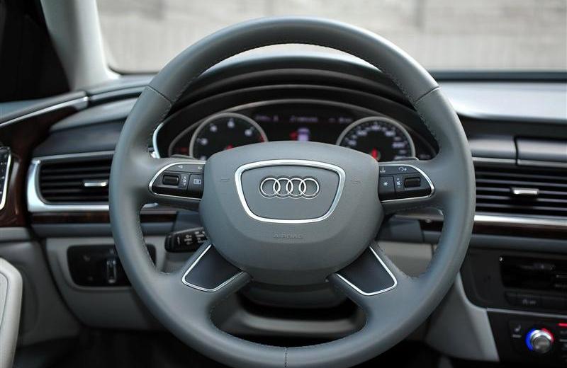 2012款 30 FSI 豪华型