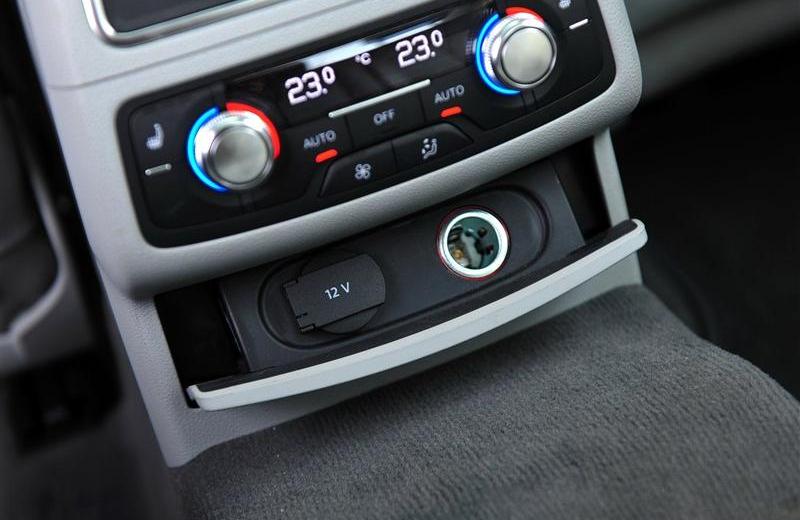 2012款 30 FSI 豪华型