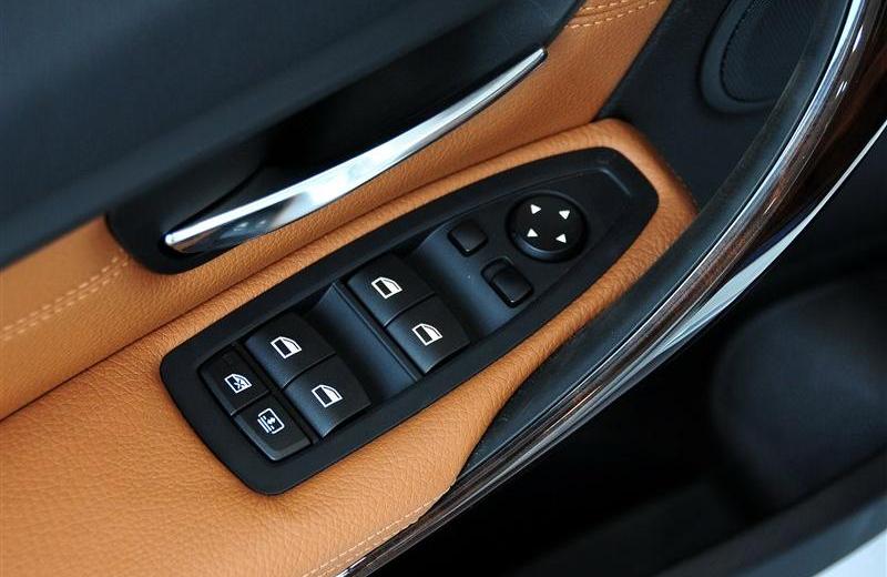 2013款 320Li豪华型