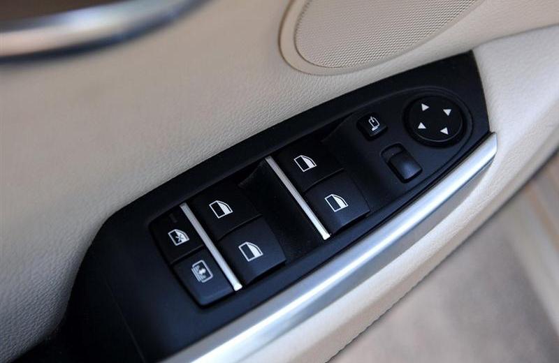 2010款 550i 豪华型